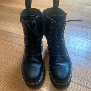 Dr Martens Jadon Platform